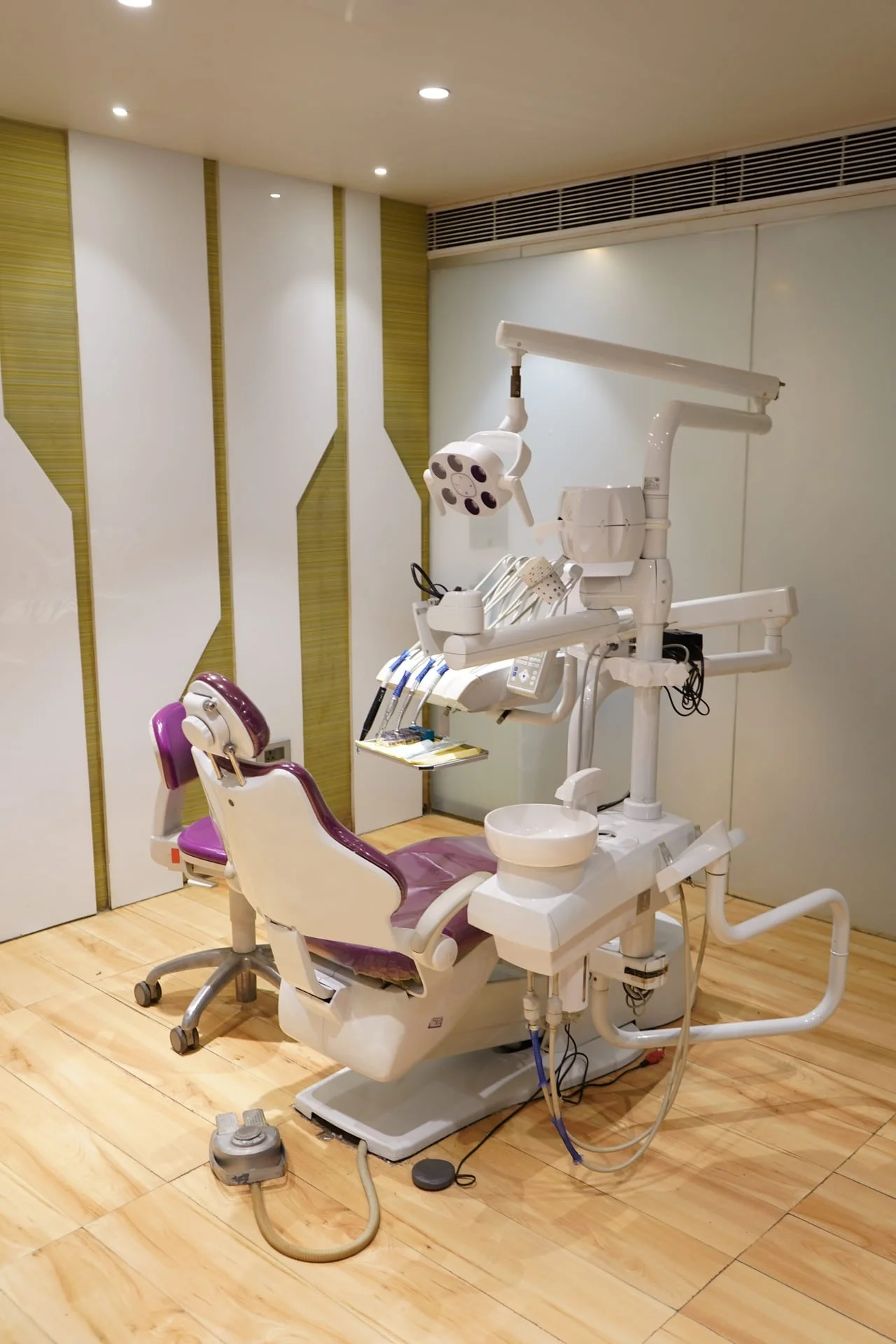 Clean and modern consultation room at Radix Cosmo Dental, Nirman Vihar, East Delhi