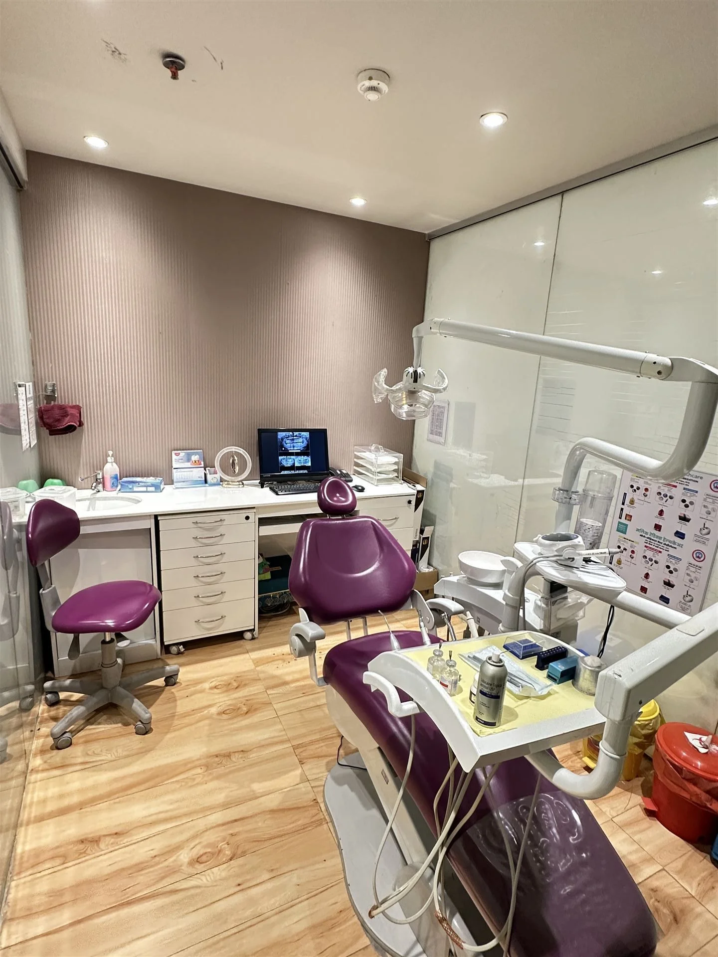 Sterile and modern dental treatment room at Radix Cosmo Dental, Nirman Vihar, East Delhi